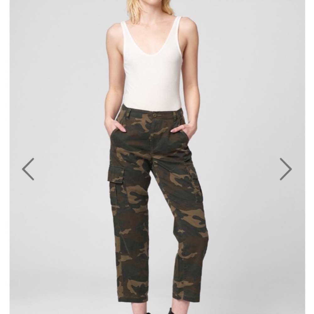 Blank NYC Green Camouflage Cropped Pants